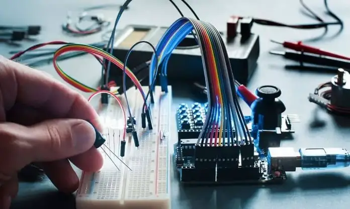 Razones para estudiar electrónica Objetivos-del-Romance